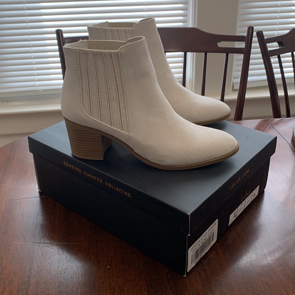 Lulu’s Shasta Bone Suede Ankle Booties - Picture 4 of 5
